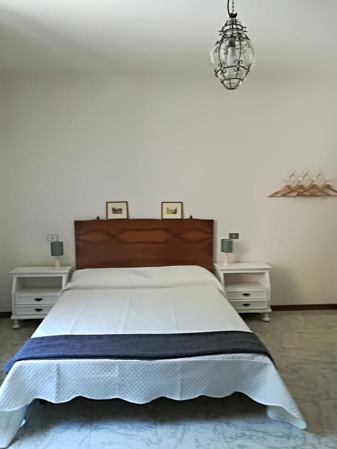 Civico 10 Hotel Губио Екстериор снимка