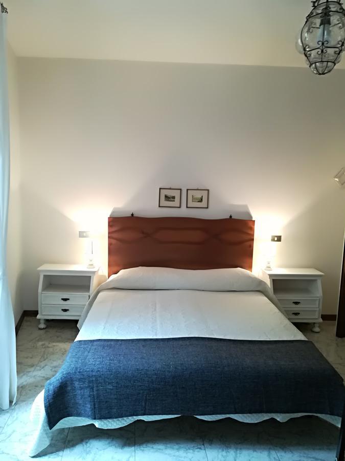 Civico 10 Hotel Губио Екстериор снимка
